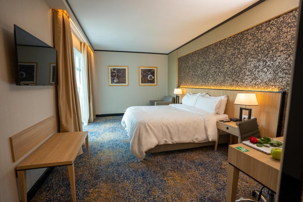 By Ihg Hotel Rosario