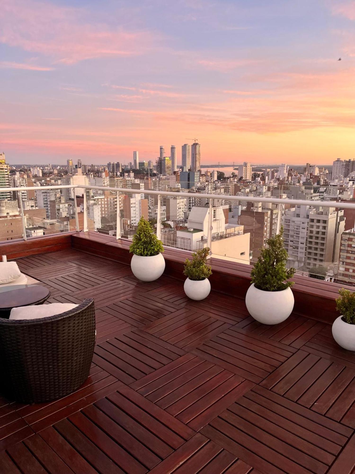 By Ihg Rosario