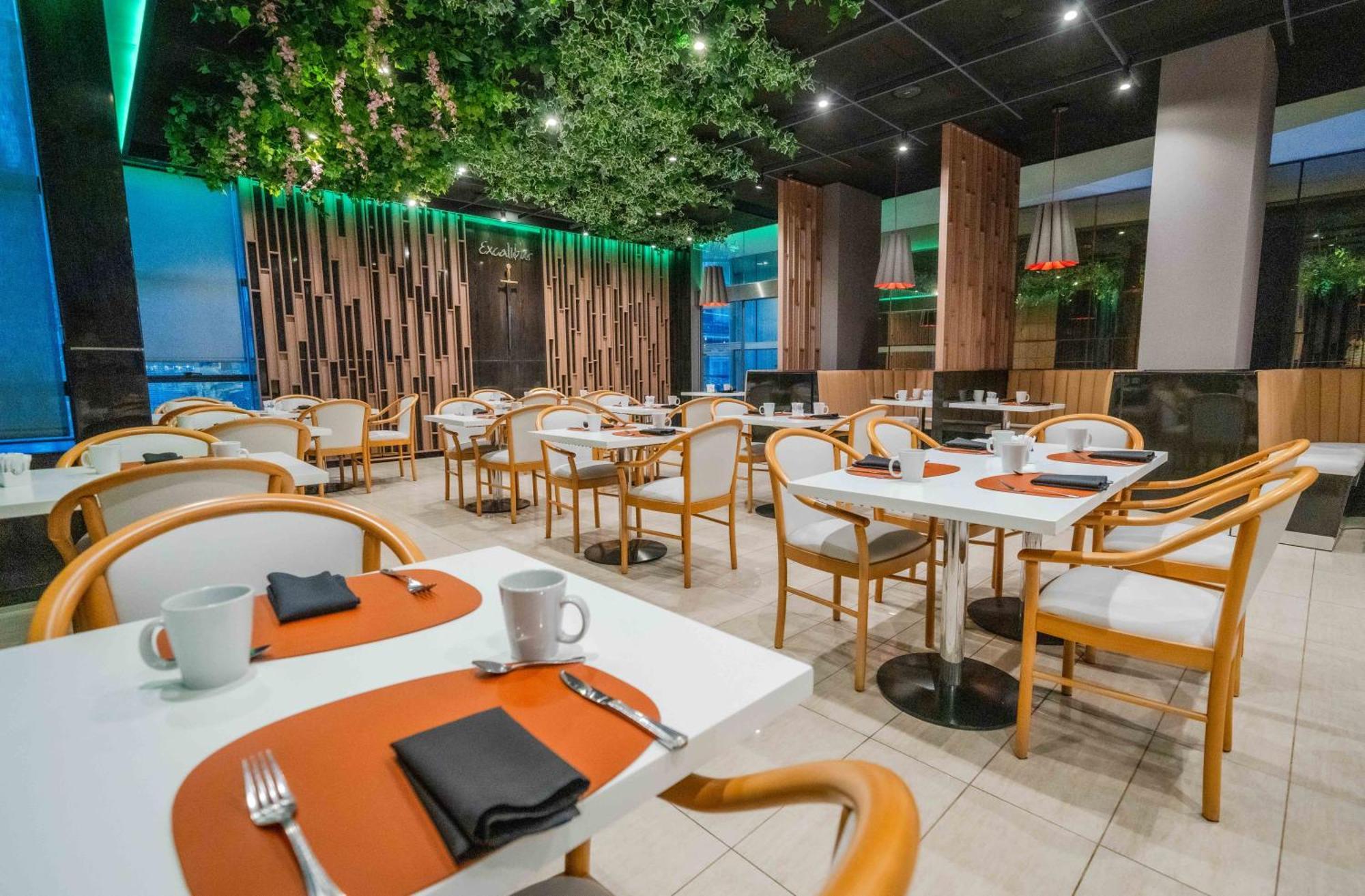 By Ihg Rosario