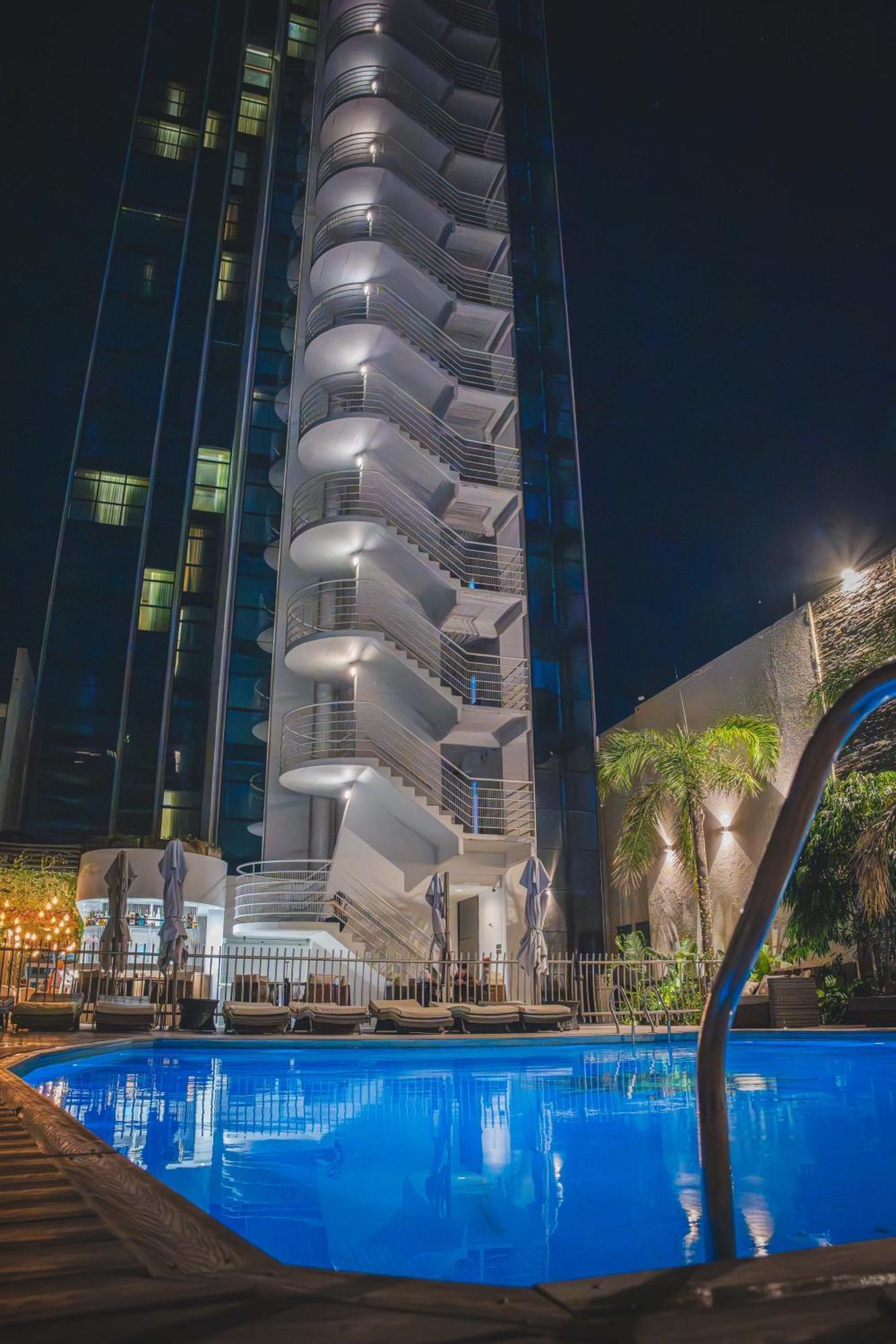 By Ihg