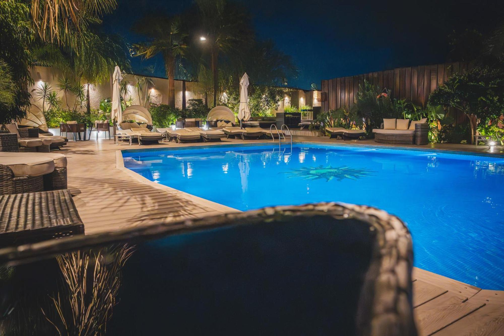 Hotel By Ihg