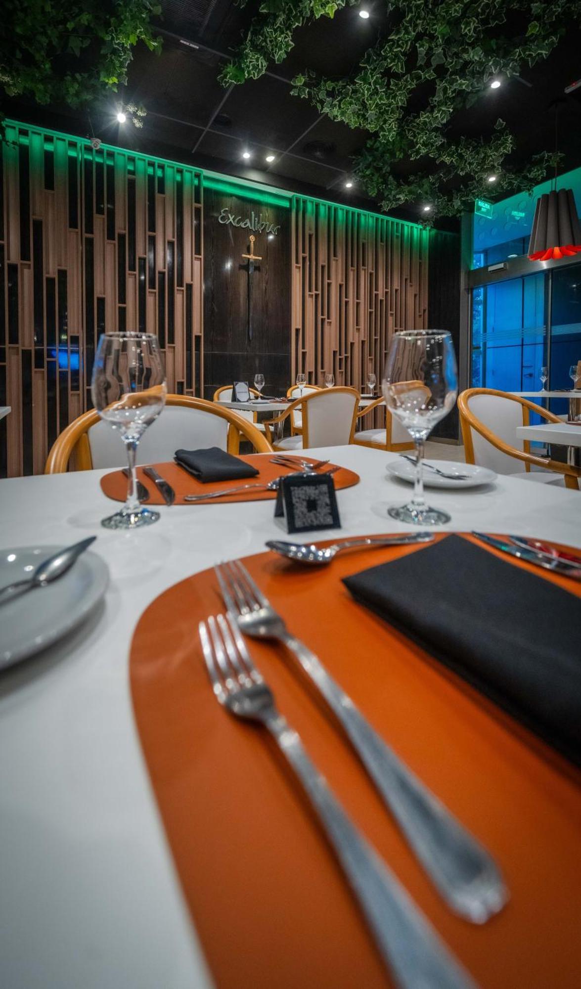 By Ihg Rosario