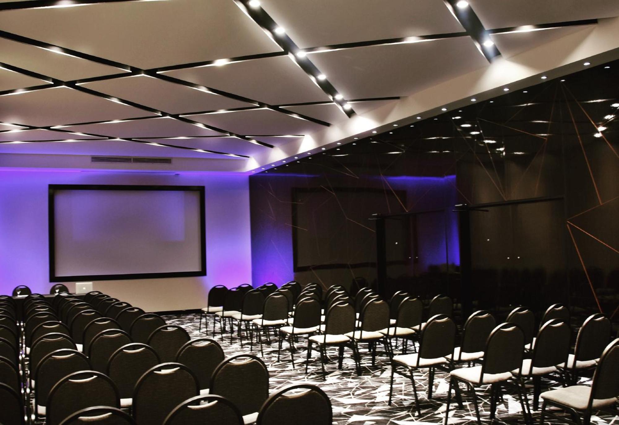 Hotel By Ihg Rosario