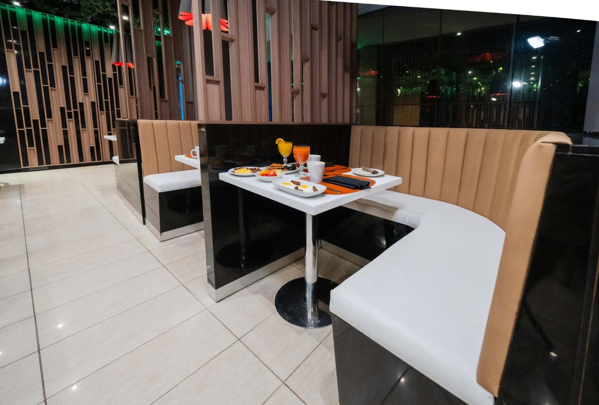 Hotel By Ihg Rosario